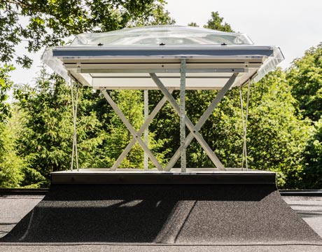 Smoke vent with glazing